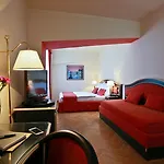 Elysee Hotel