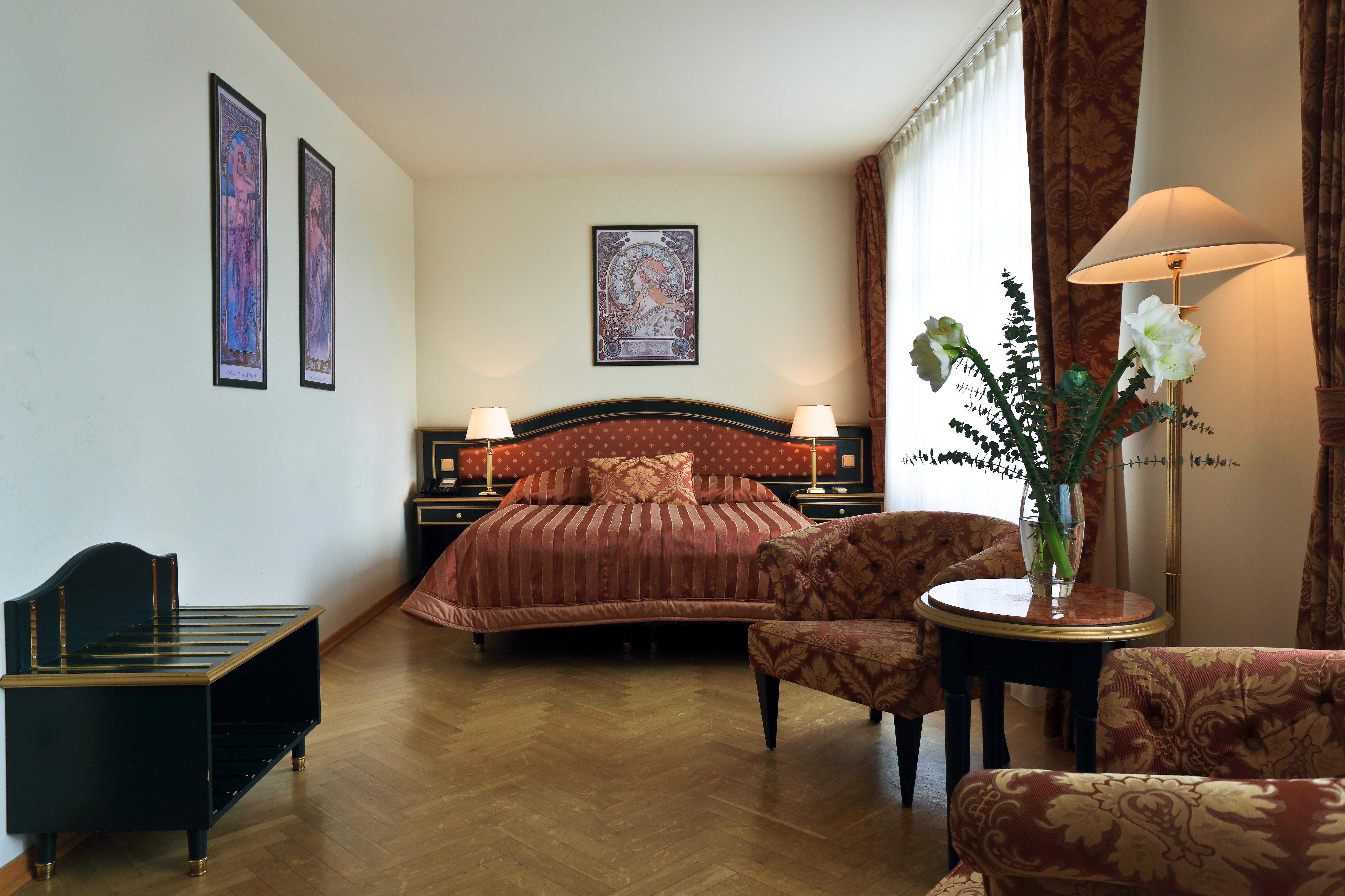 Elysee Hotel