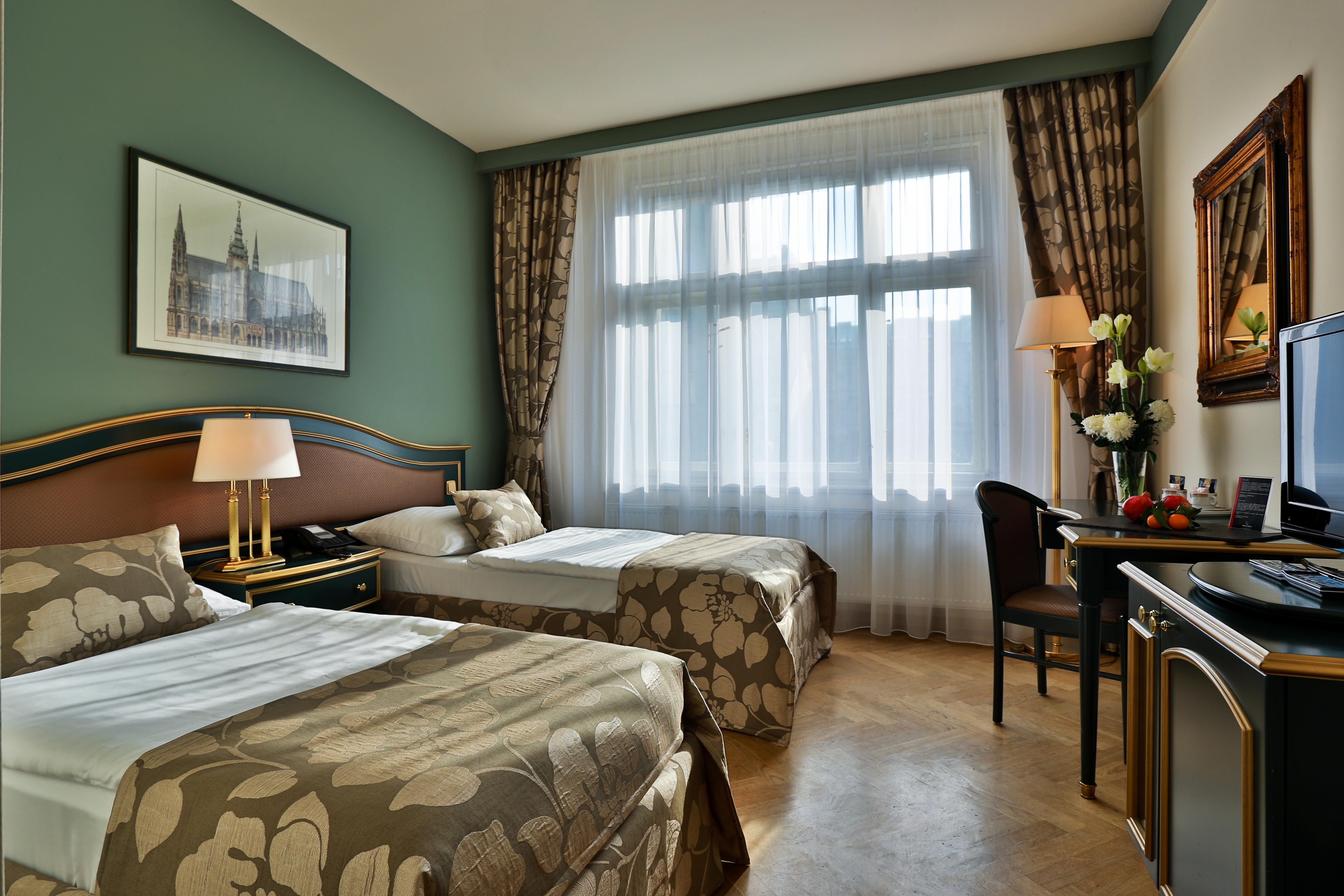 Elysee Hotel