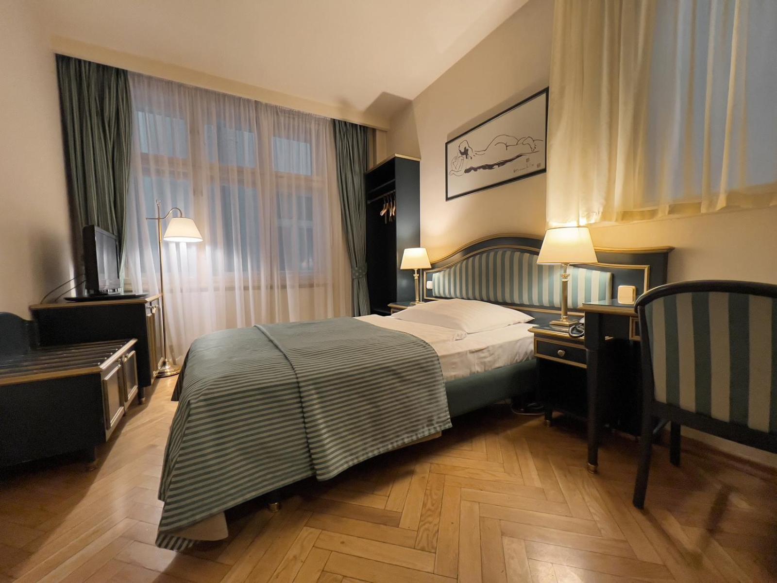 Hotel Elysee 4*