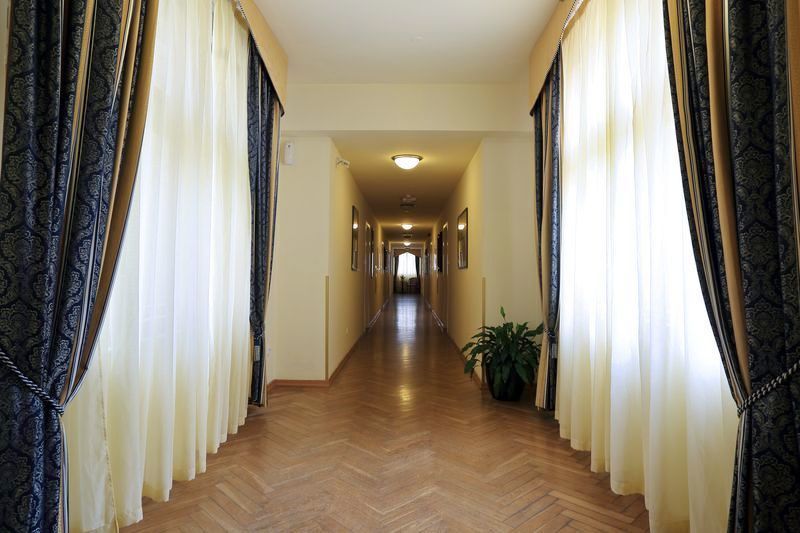 Elysee Hotel